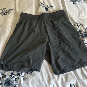 Under Armour Men’s Gray Running Shorts